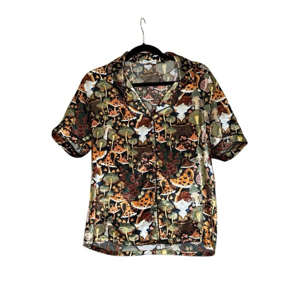 Earthbound Trading Co Mushroom & Gnome Button Up Collared Shirt Women’s Size S - Picture 1 of 11